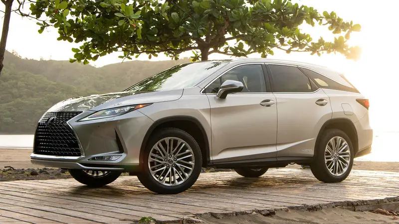 كم سعر جيب لكزس في السعودية؟ مقارنة بين RX وLX