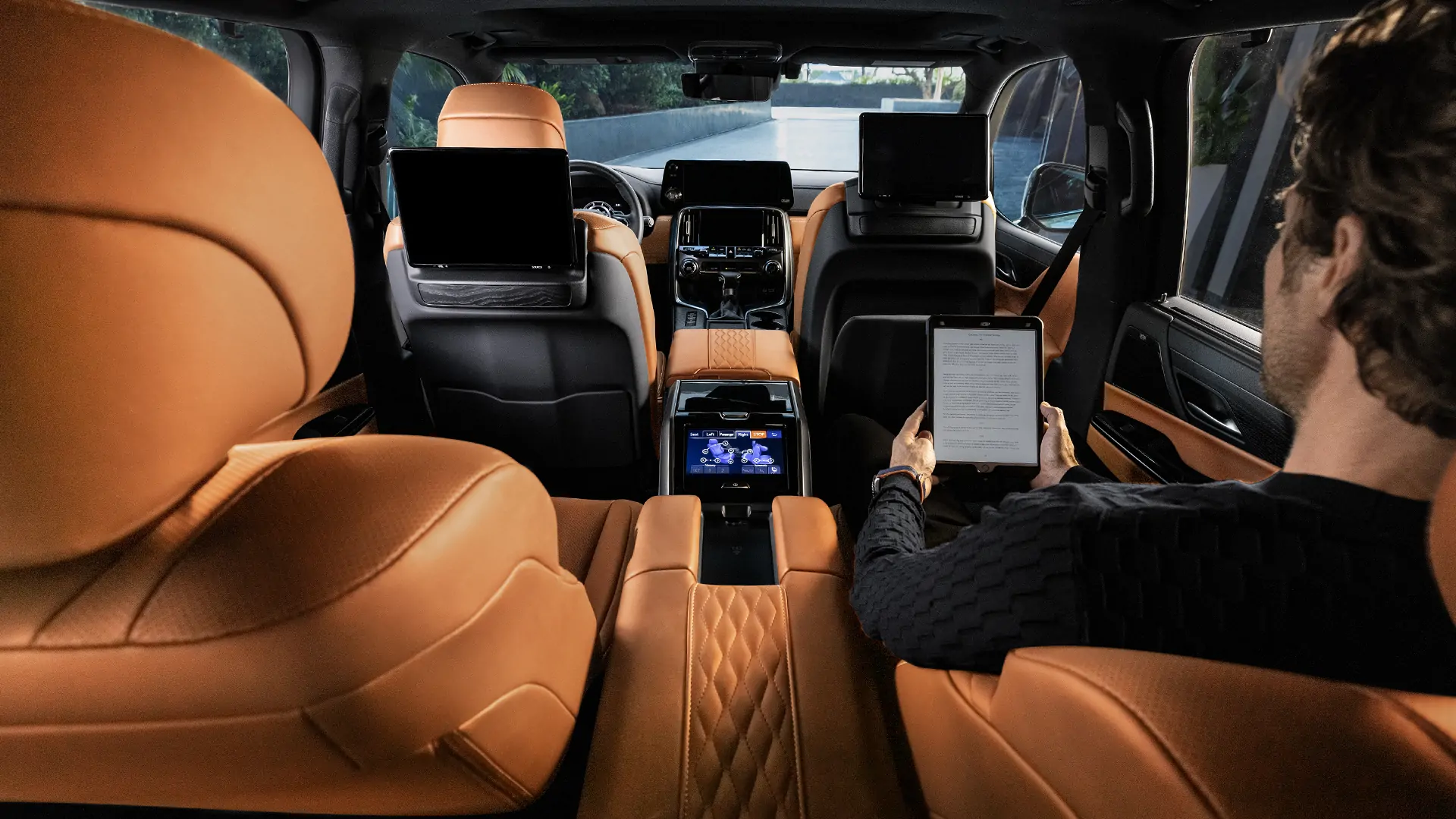 لكزس-LX-7-مقاعد-السعودية-أفضل-SUV-فاخر-للعائلات-الكبيرة