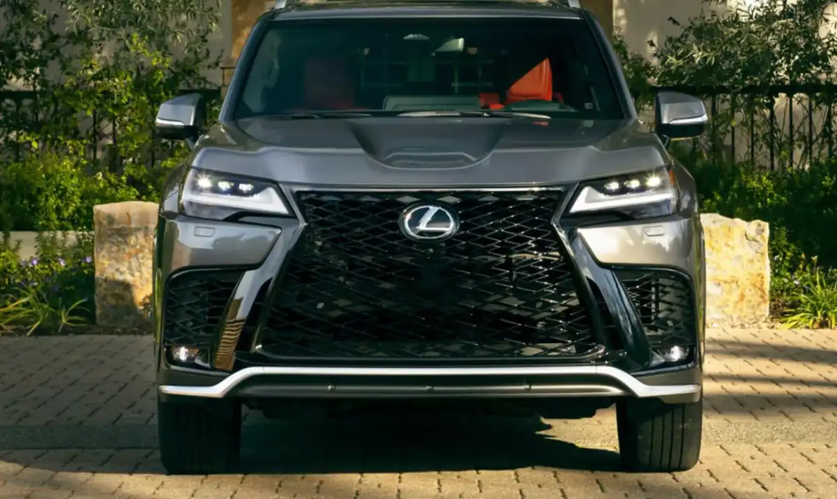 مواصفات-لكزس-LX-الكاملة-ولمن-تناسب؟