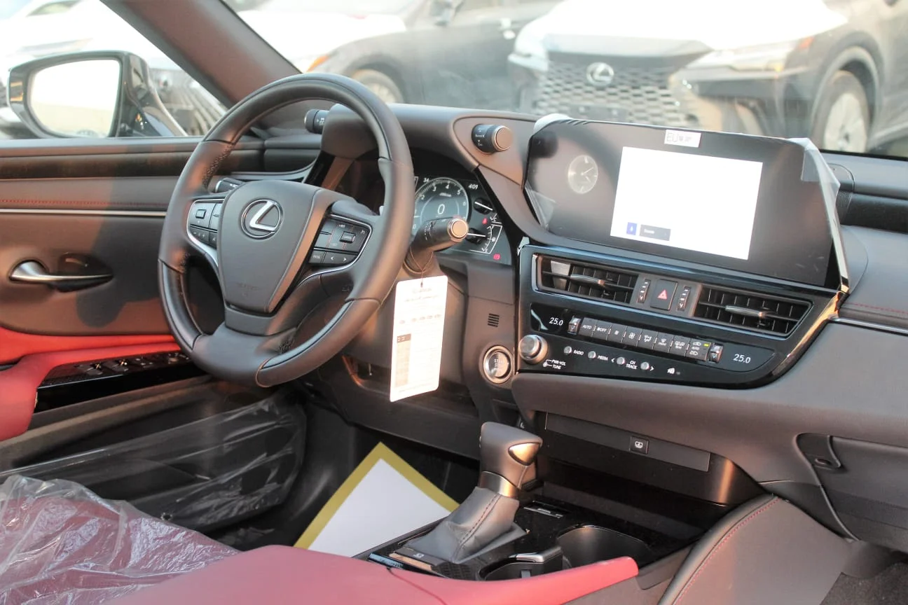 سعر-لكزس-LX600-في-السعودية-المواصفات-الكاملة-والمقارنات